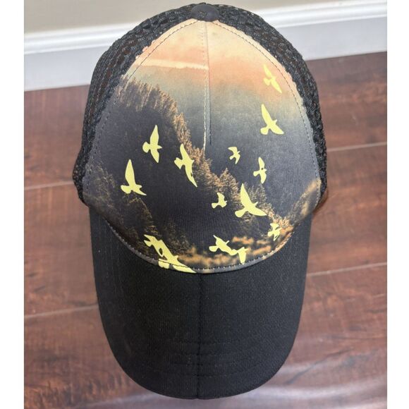 oiselle Accessories - Oiselle Golden Birds Runner Trucker Hat NWOT Packable Mountain Landscape Cap